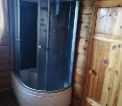 Сдаётся баня с хорошим ремонтом в деревенском стиле. По всем вопросам, звоните!