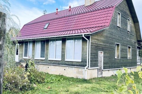 Продается дом из дерева в деревне Малиновка, Минского района. Здесь легко дышать!