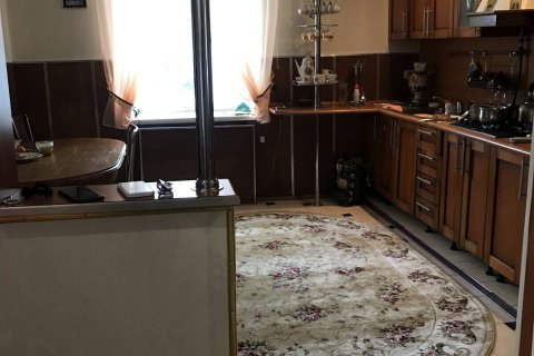 Продаётся дом в Минске с зоной барбекю, ямой