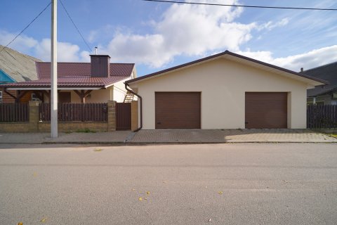 Продаём квартиру в доме в Заславле с отдельным входом и своим шармом частного дома